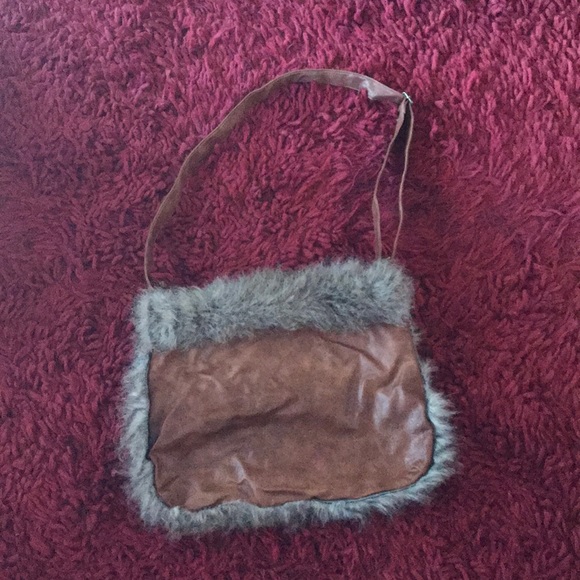 Fur Trimmed Handbag - Picture 2 of 4